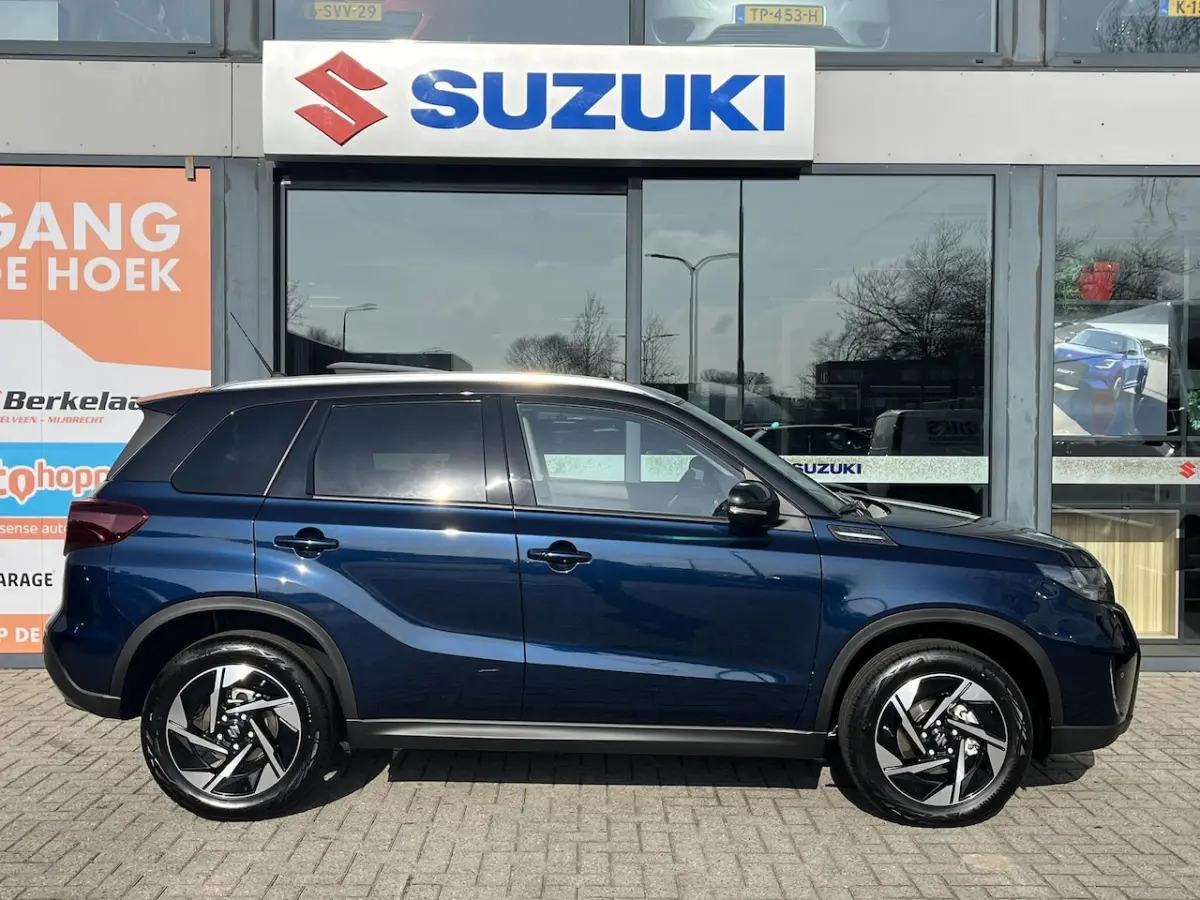 1.4 Boosterjet Smart Hybrid Select Nieuw, Rijklaar inclusief Metallic voor â¬ 29.999, =