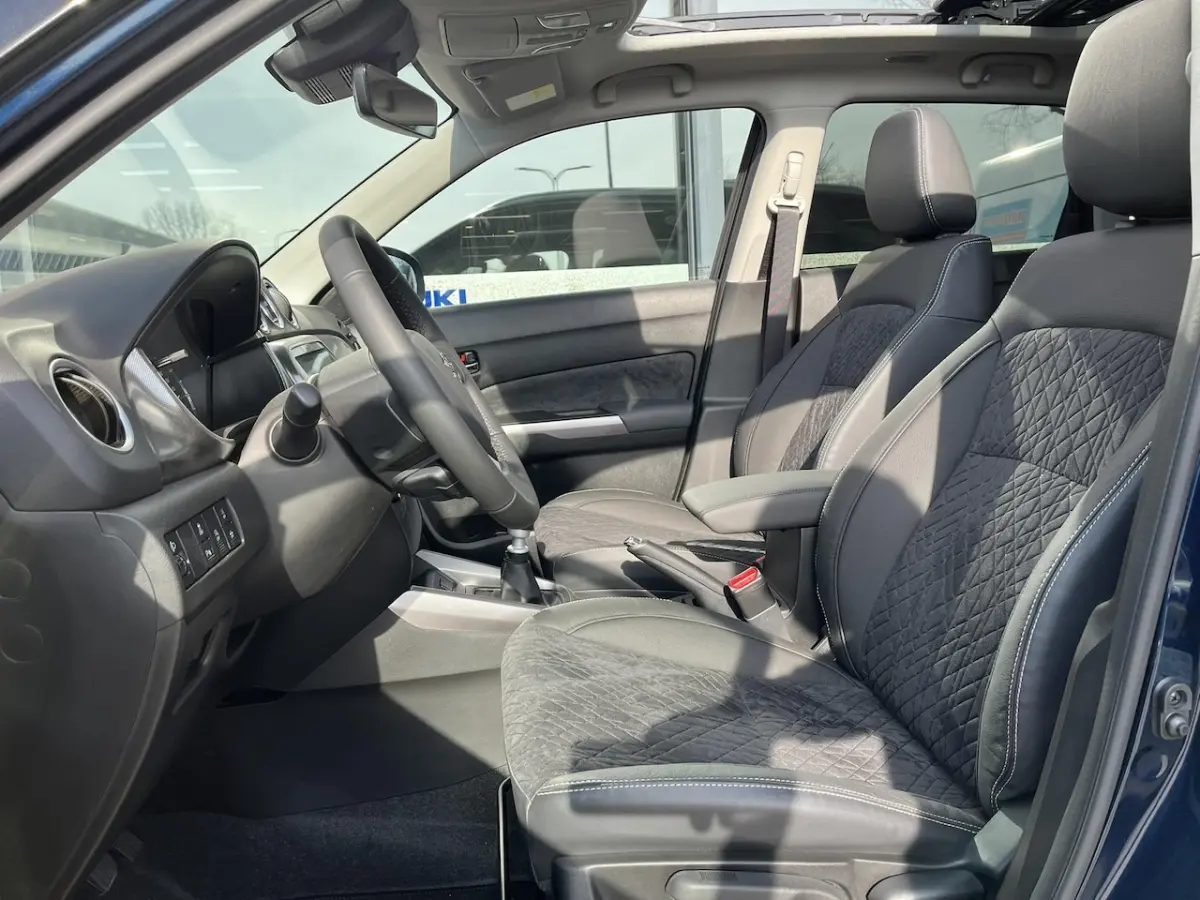 1.4 Boosterjet Smart Hybrid Select Nieuw, Rijklaar inclusief Metallic voor â¬ 29.999, =