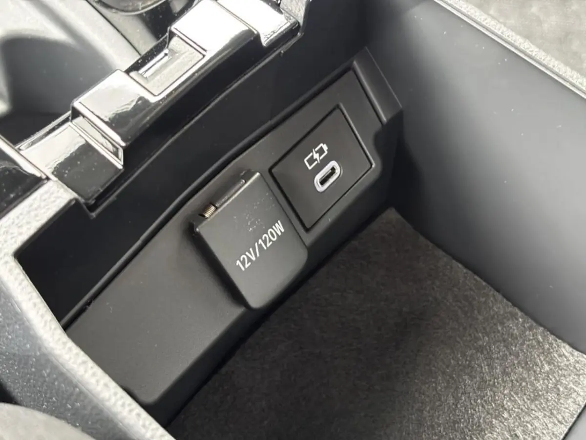1.8 Hybrid Style