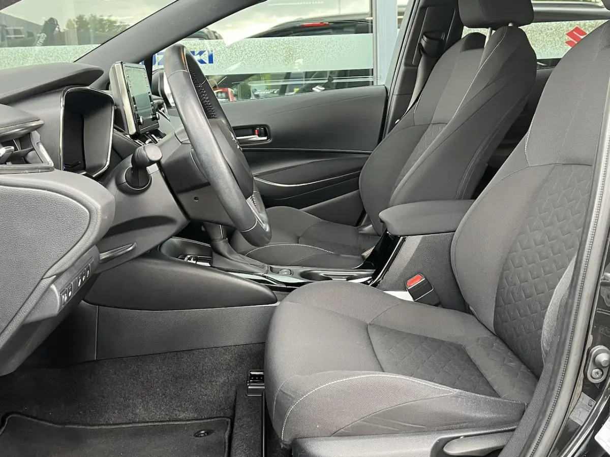 1.8 Hybrid Select | Automaat | Adaptive Cruise Controle | All season banden | Stuur en Sto