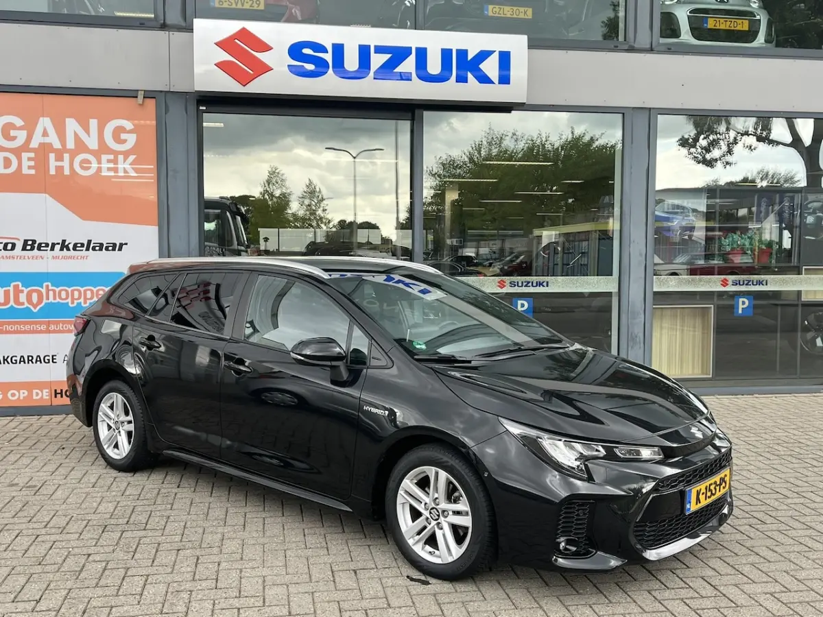 1.8 Hybrid Select | Automaat | Adaptive Cruise Controle | All season banden | Stuur en Sto