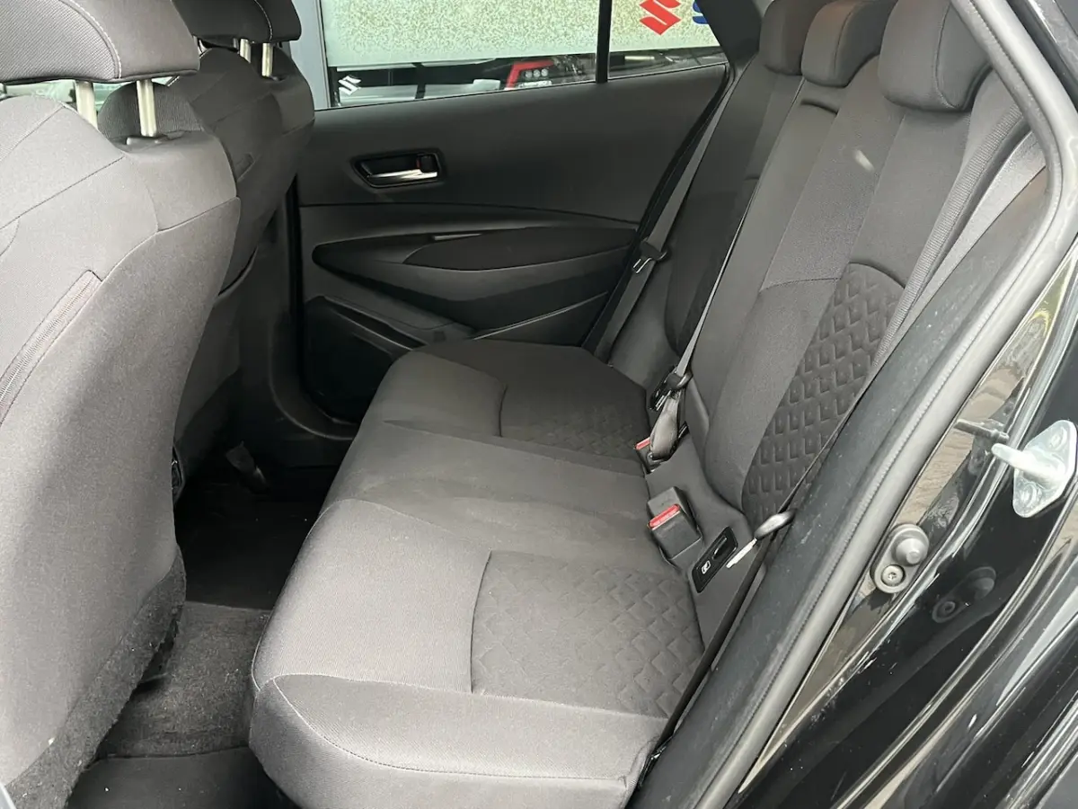 1.8 Hybrid Select | Automaat | Adaptive Cruise Controle | All season banden | Stuur en Sto