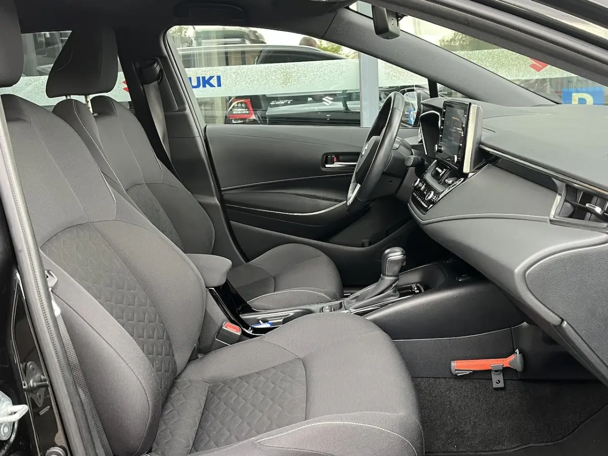1.8 Hybrid Select | Automaat | Adaptive Cruise Controle | All season banden | Stuur en Sto