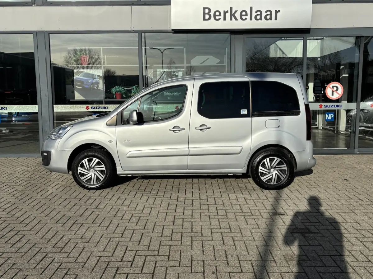 E-Feel 23 kWh | Personen uitvoering | Achteruitrij camera | Navigatie systeem | Parkeersen