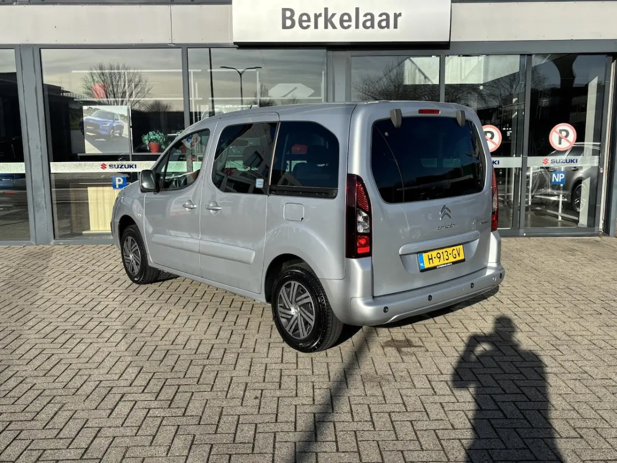 E-Feel 23 kWh | Personen uitvoering | Achteruitrij camera | Navigatie systeem | Parkeersen