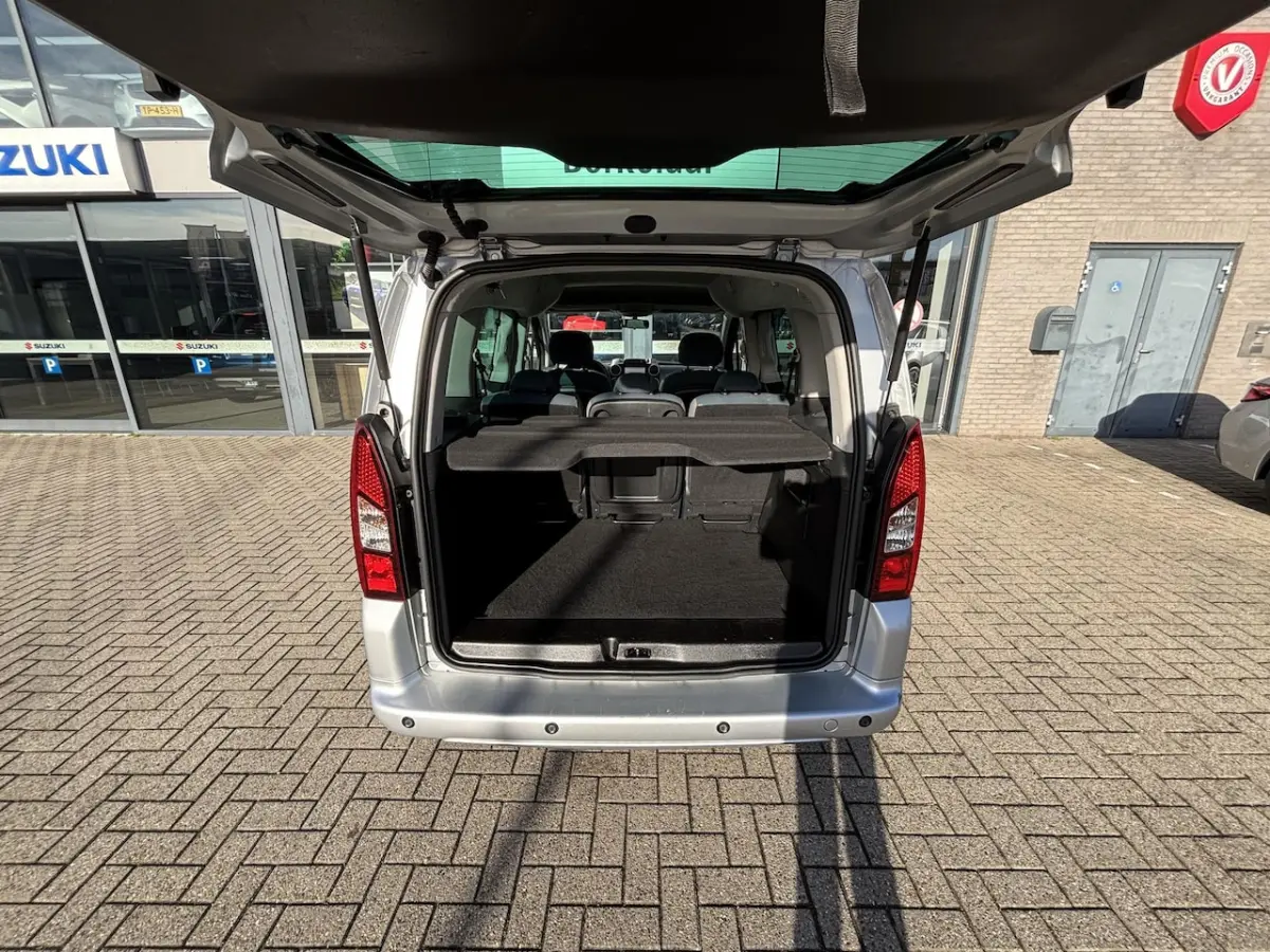 E-Feel 23 kWh | Personen uitvoering | Achteruitrij camera | Navigatie systeem | Parkeersen