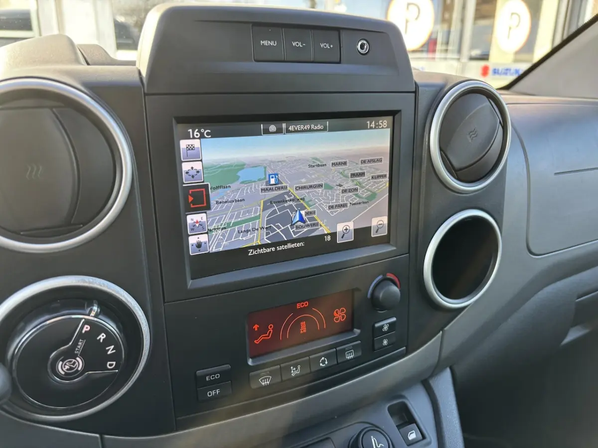 E-Feel 23 kWh | Personen uitvoering | Achteruitrij camera | Navigatie systeem | Parkeersen