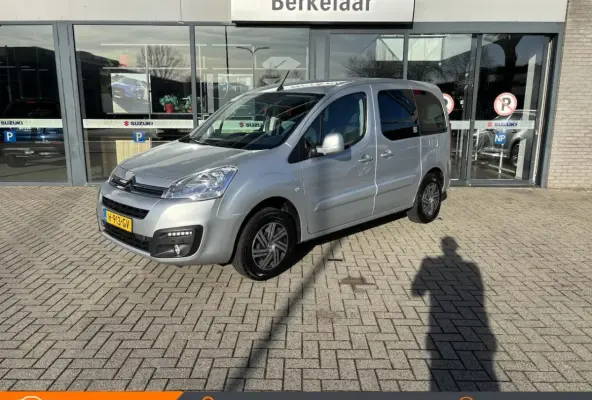 E-Feel 23 kWh | Personen uitvoering | Achteruitrij camera | Navigatie systeem | Parkeersen