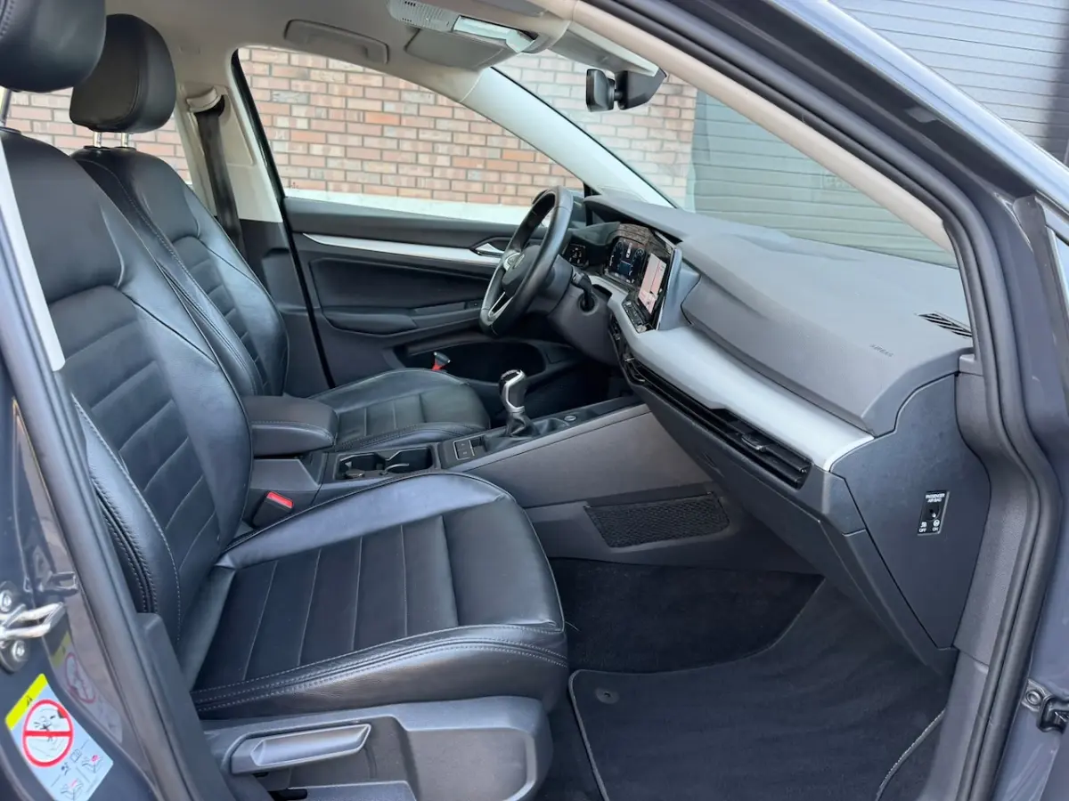 1.0 TSI / Apple CarPlay-Android / LEDER interieur + Stuur / Licht & Zicht Pakket / ALL-Sea