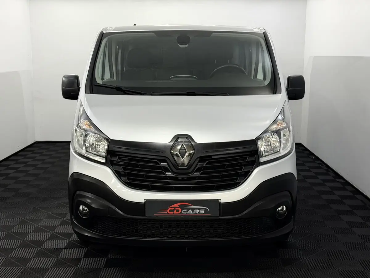1.6 dCi T29 L2H1 Luxe Dubbel Cabine Camera, Navi, Airco, Cruise control, Radio, Mistlamp,