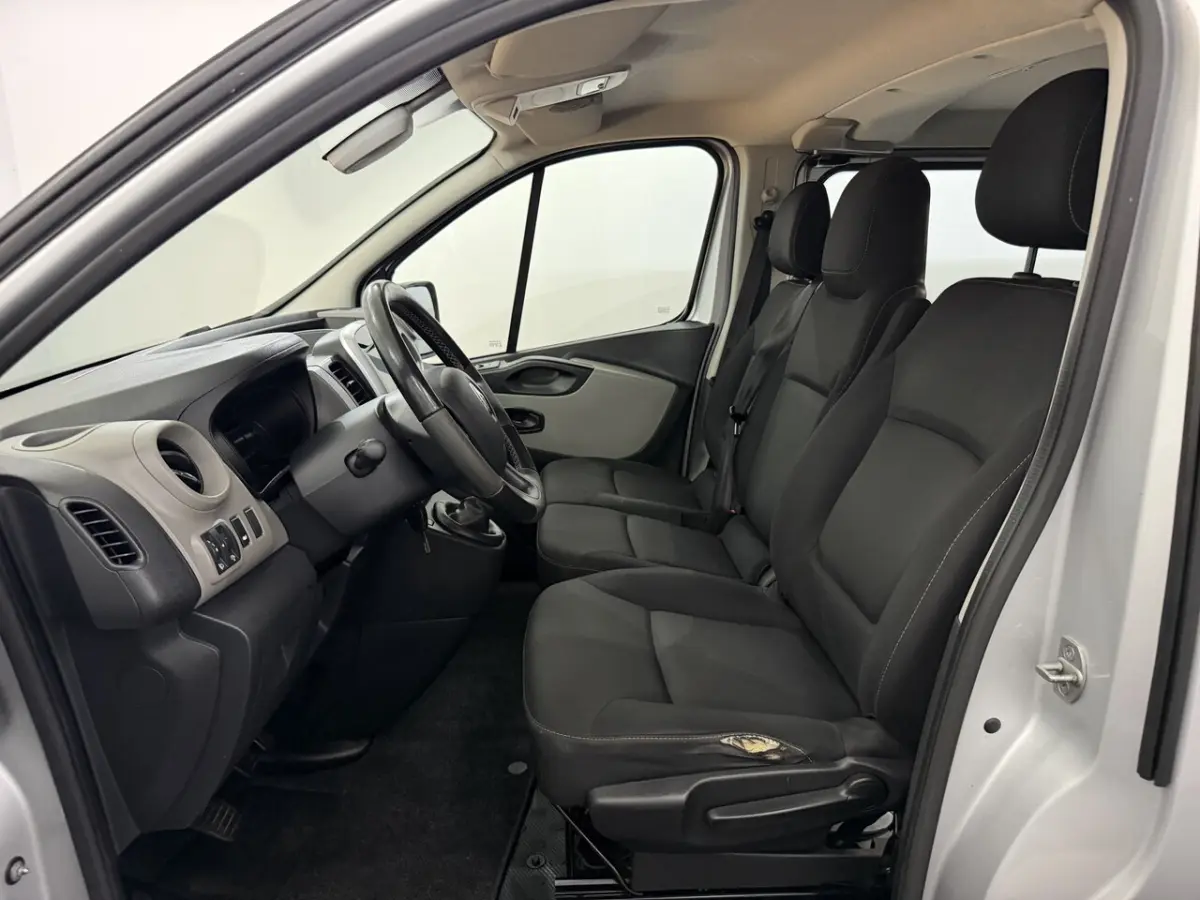 1.6 dCi T29 L2H1 Luxe Dubbel Cabine Camera, Navi, Airco, Cruise control, Radio, Mistlamp,