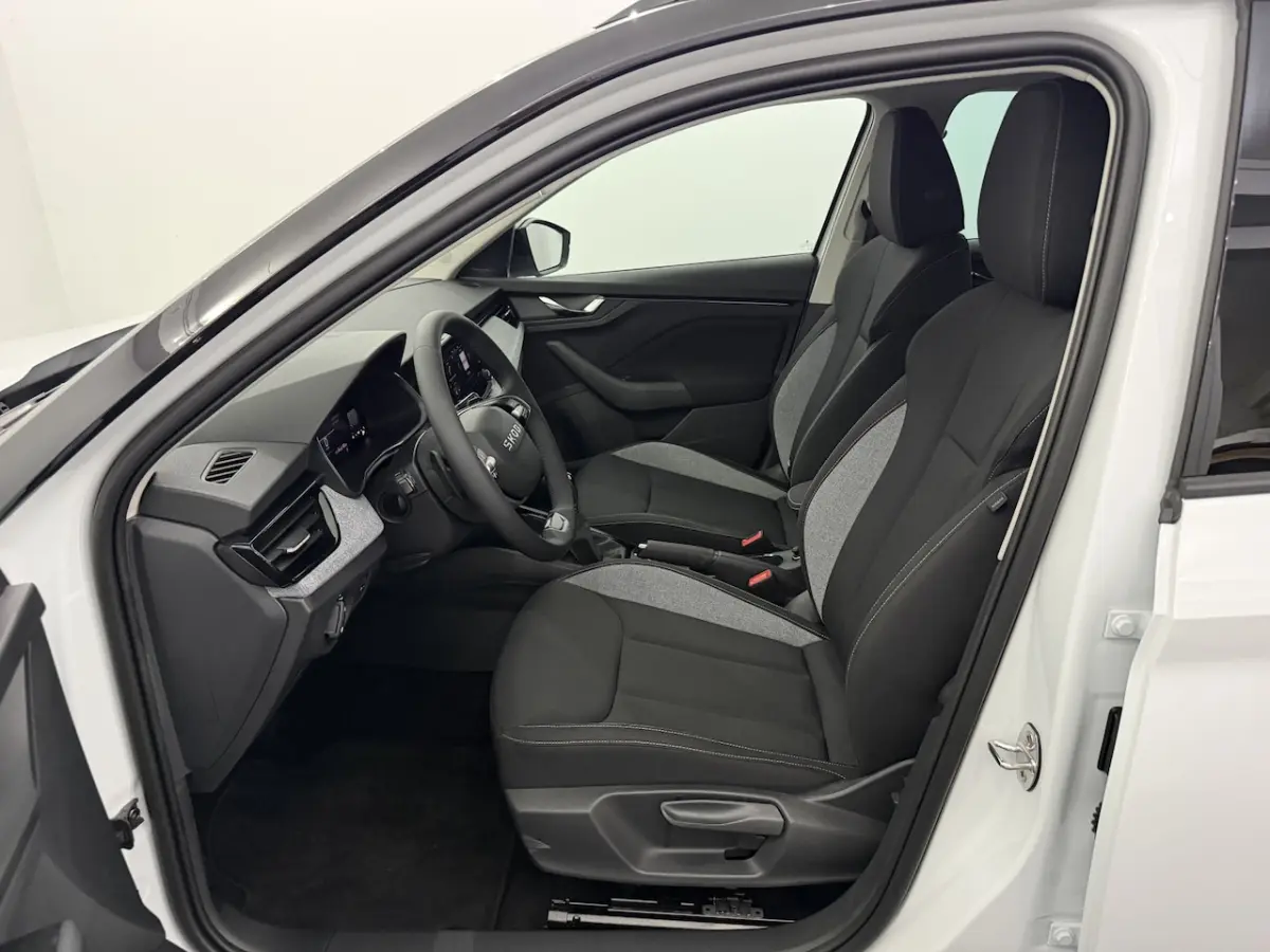 1.0 TSI Black Pack Camera, Apple carplay, Stoelverwarming, Airco, Keyless start, Virtual d