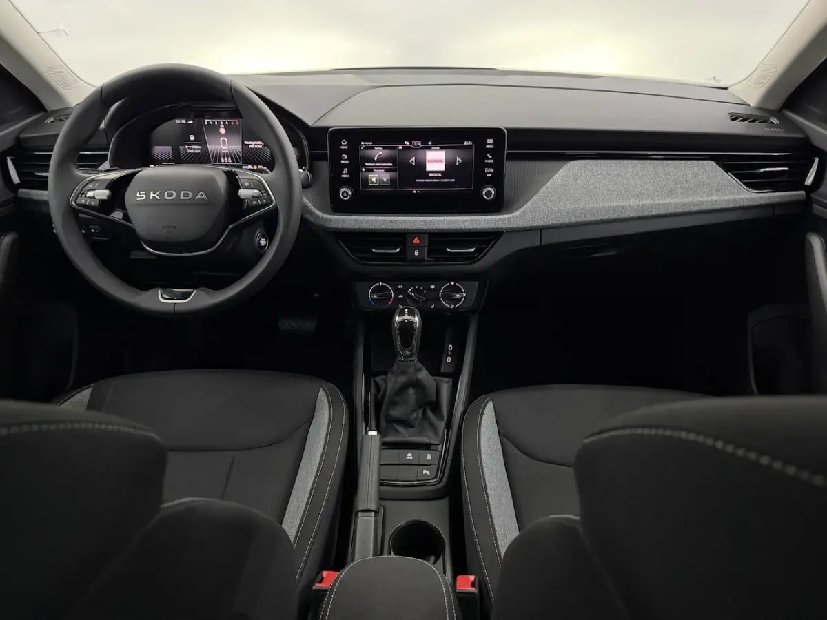 1.0 TSI Black Pack Camera, Apple carplay, Stoelverwarming, Airco, Keyless start, Virtual d