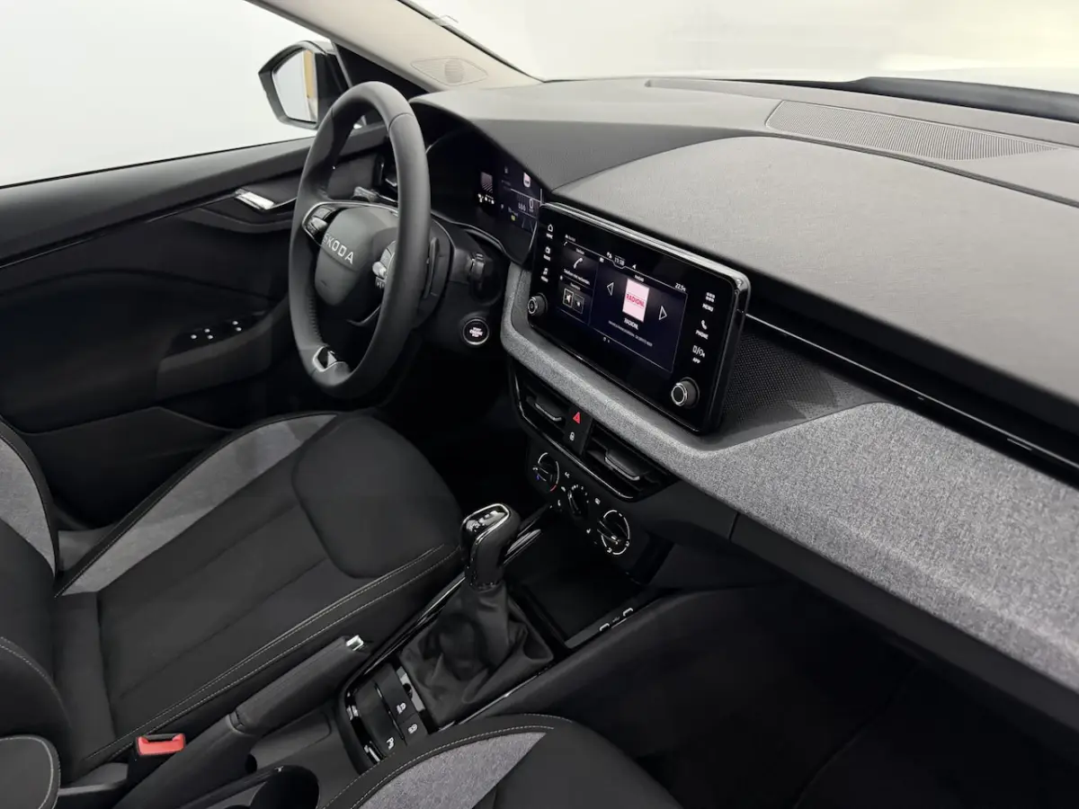 1.0 TSI Black Pack Camera, Apple carplay, Stoelverwarming, Airco, Keyless start, Virtual d