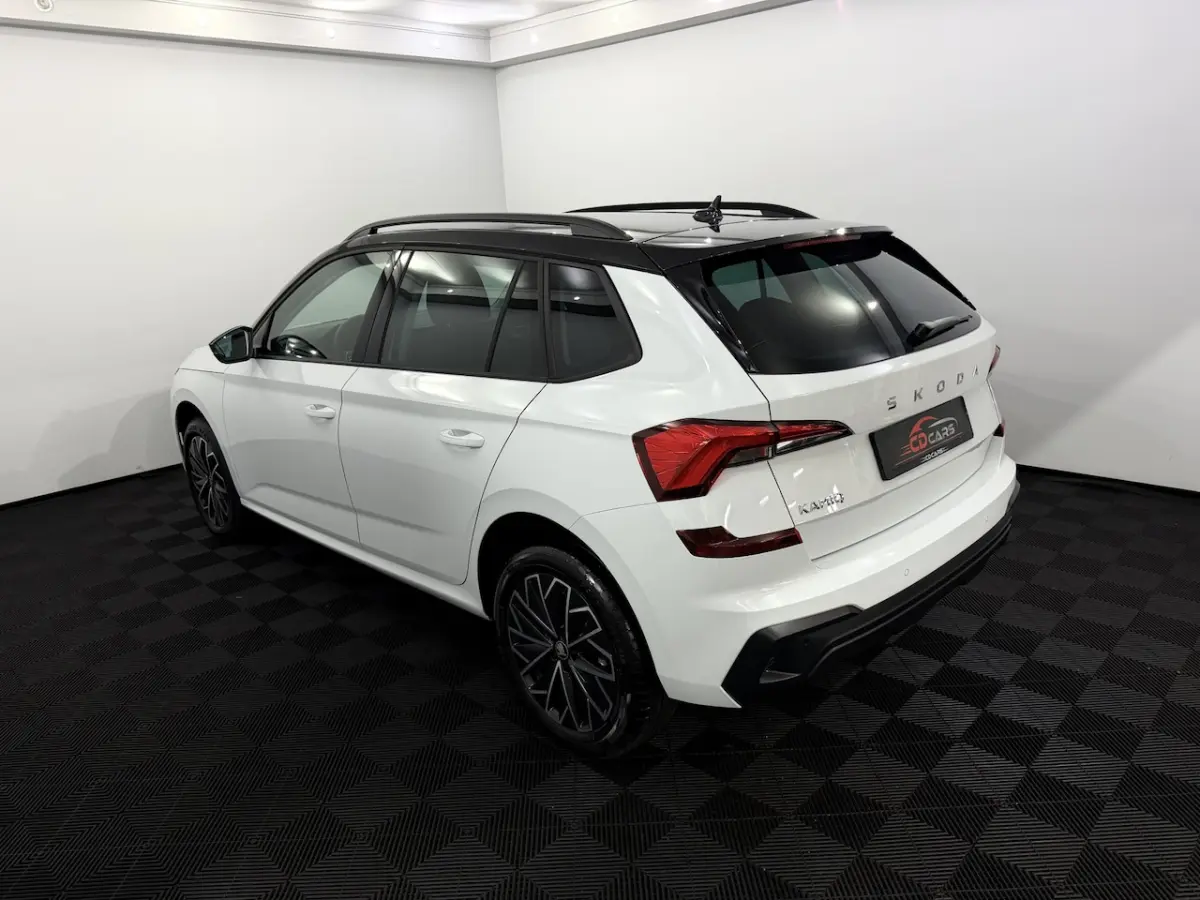 1.0 TSI Black Pack Camera, Apple carplay, Stoelverwarming, Airco, Keyless start, Virtual d