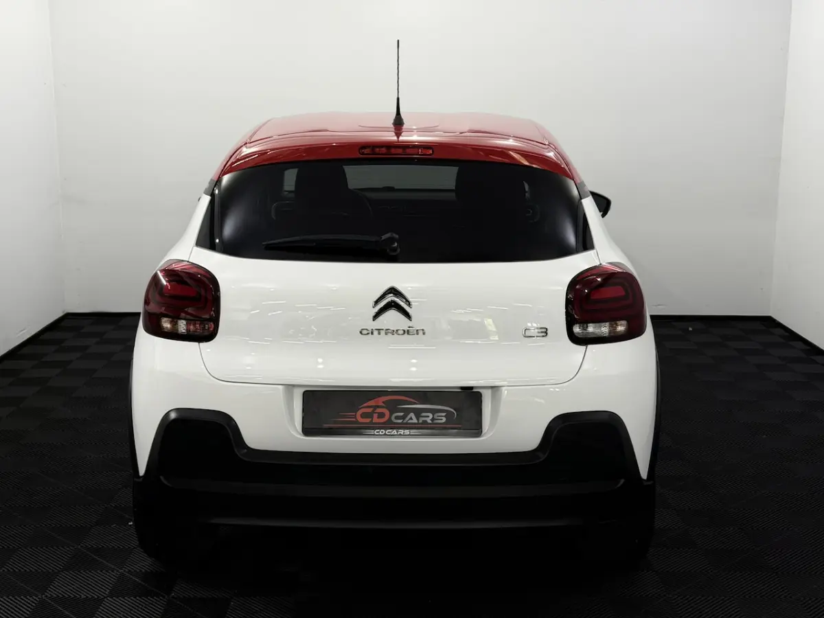 1.2 PureTech Feel Camera, Navi, Keyless start, Cruise control, Apple carplay, Lichtmetalen