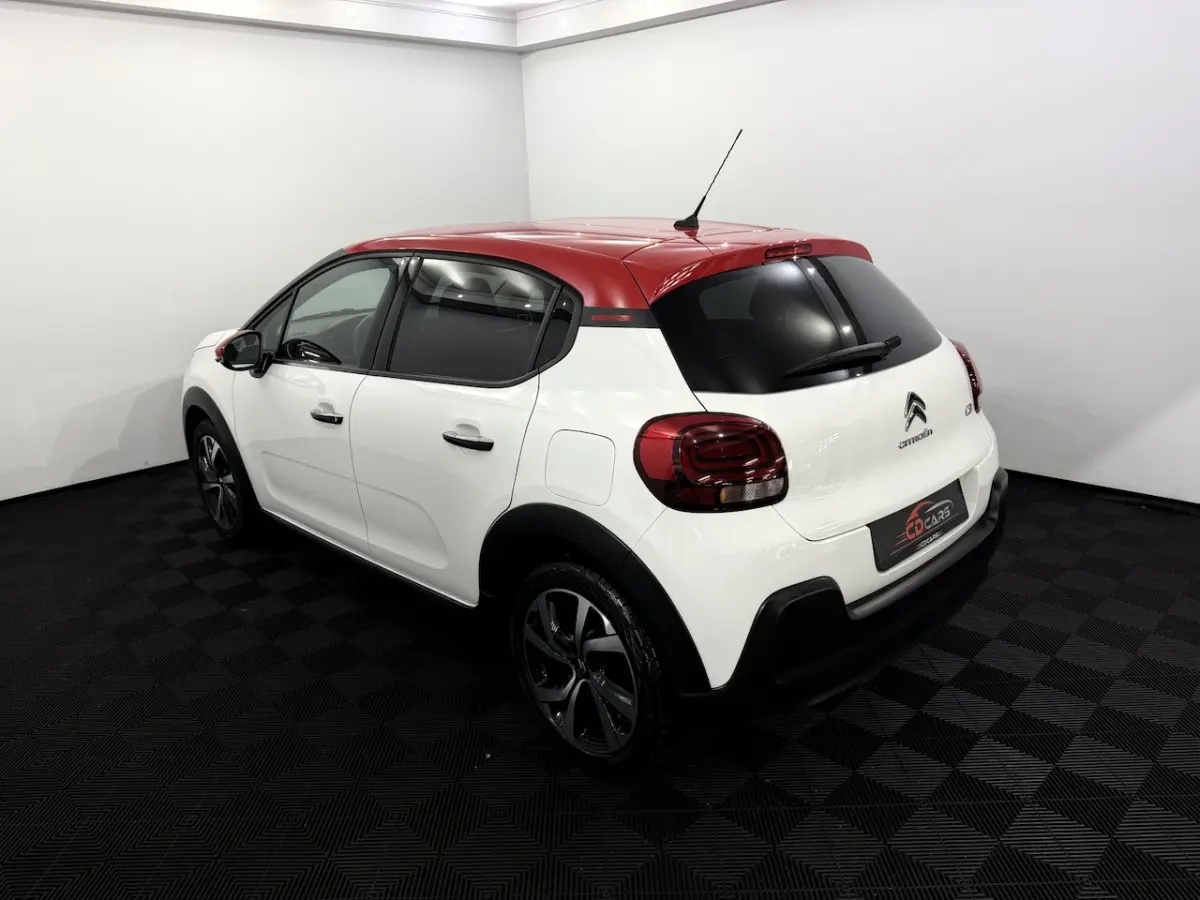 1.2 PureTech Feel Camera, Navi, Keyless start, Cruise control, Apple carplay, Lichtmetalen