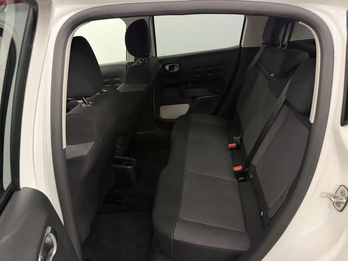 1.2 PureTech Feel Camera, Navi, Keyless start, Cruise control, Apple carplay, Lichtmetalen