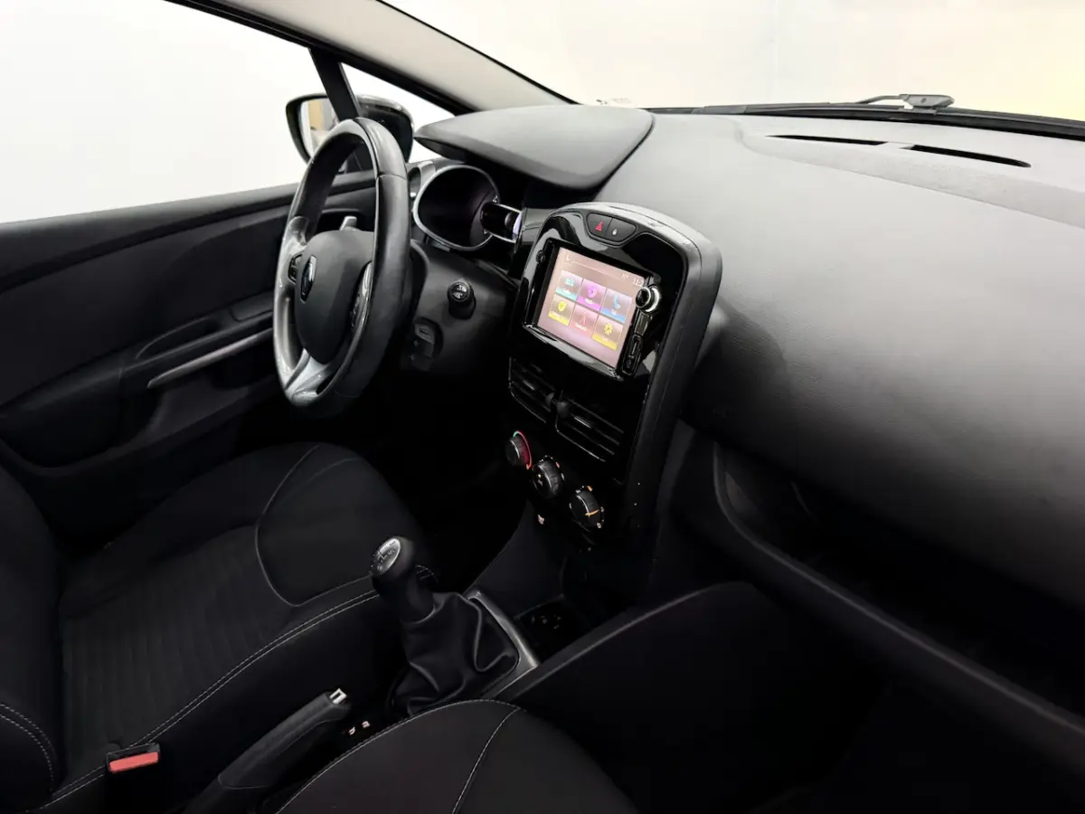 1.2 Night & Day Navi, Cruise control, Keyless start, Radio, Mistlamp, Airco