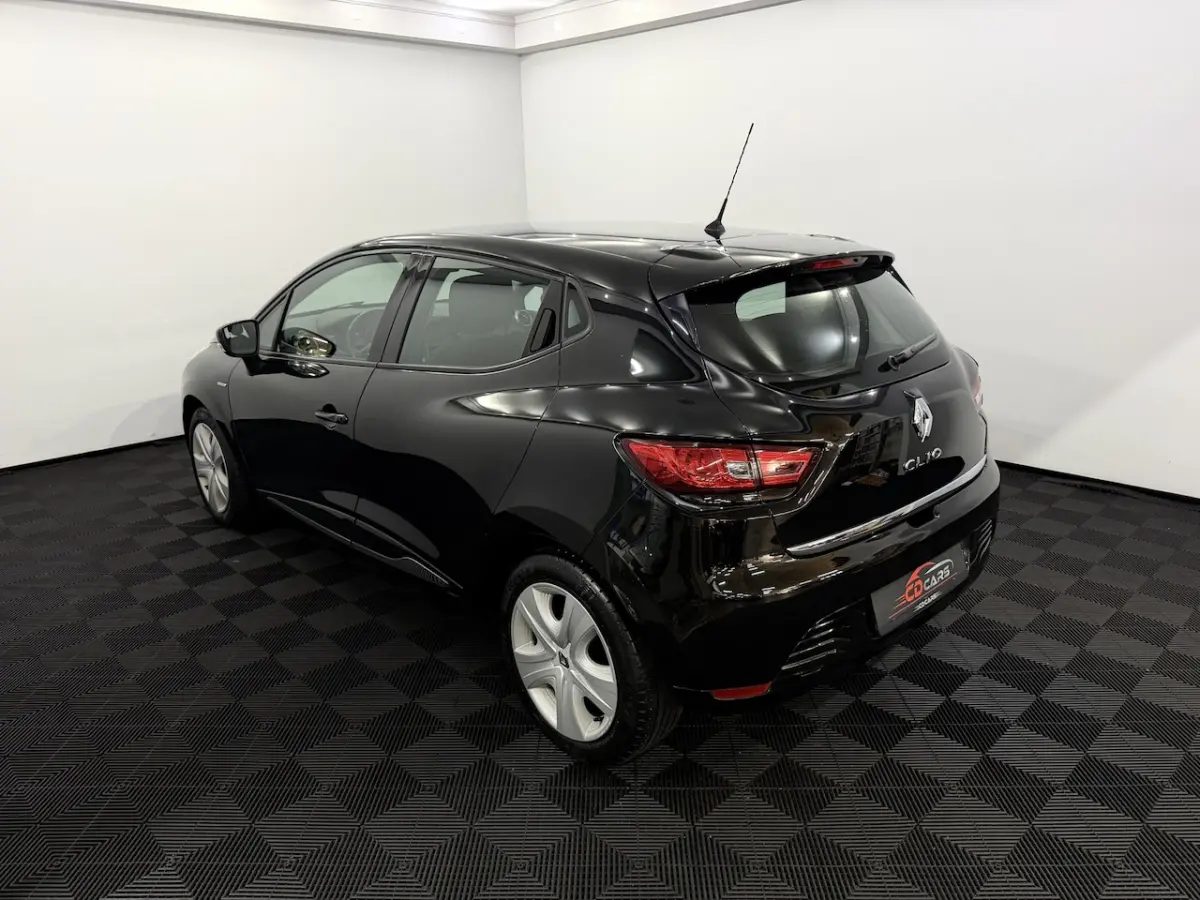 1.2 Night & Day Navi, Cruise control, Keyless start, Radio, Mistlamp, Airco