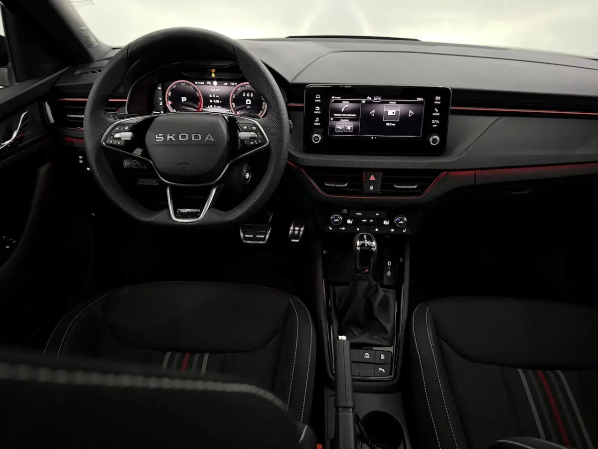 1, 5 TSI Monte Carlo Panoramadak, Camera, Apple carplay, Keyless start, Elektrische achter