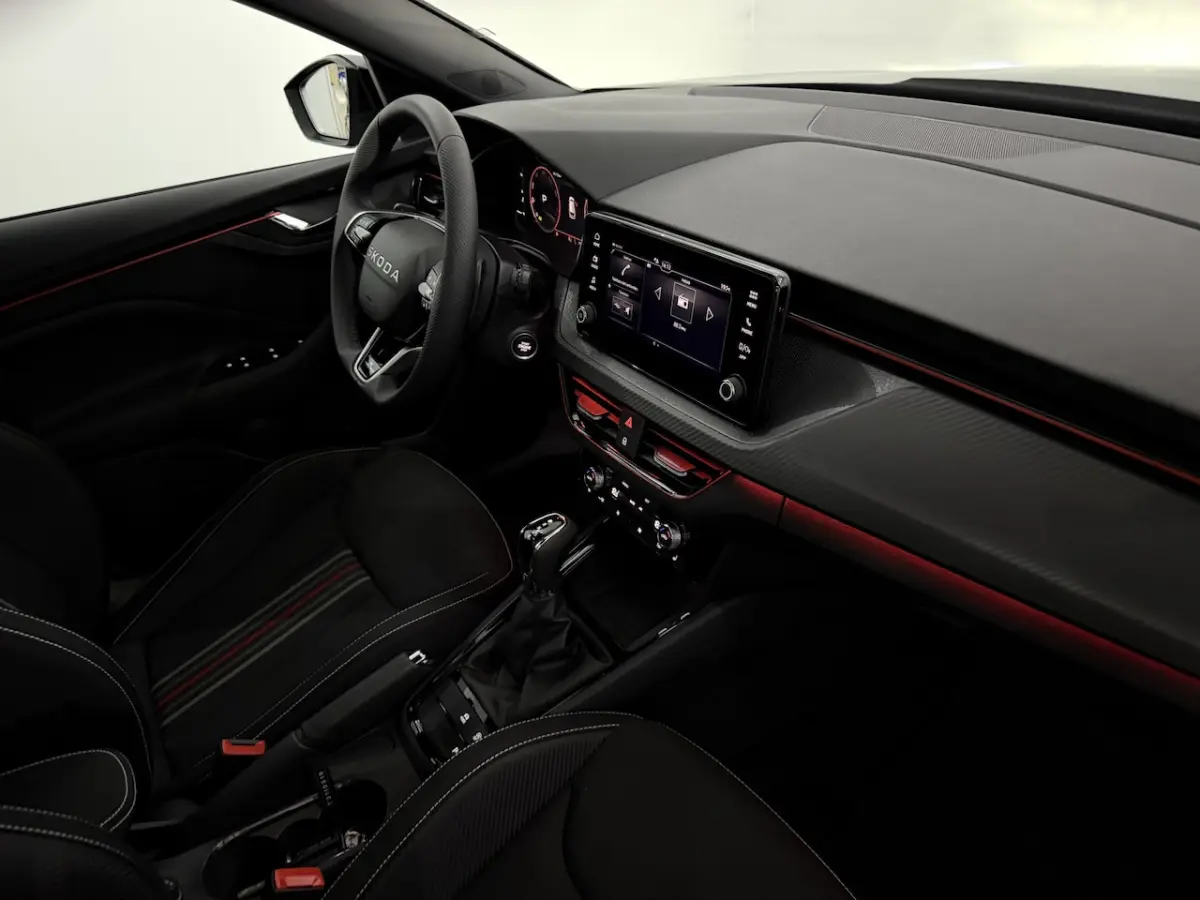 1, 5 TSI Monte Carlo Panoramadak, Camera, Apple carplay, Keyless start, Elektrische achter