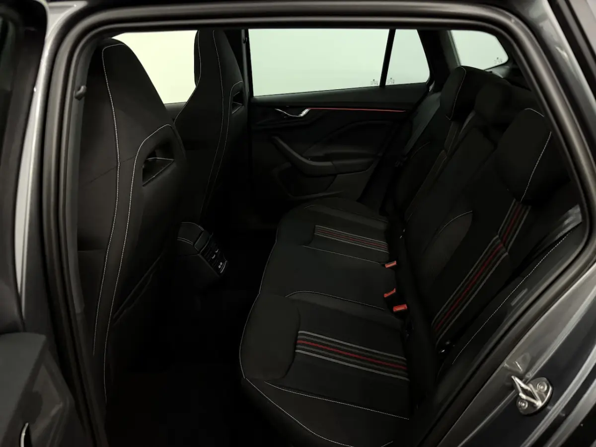 1, 5 TSI Monte Carlo Panoramadak, Camera, Apple carplay, Keyless start, Elektrische achter