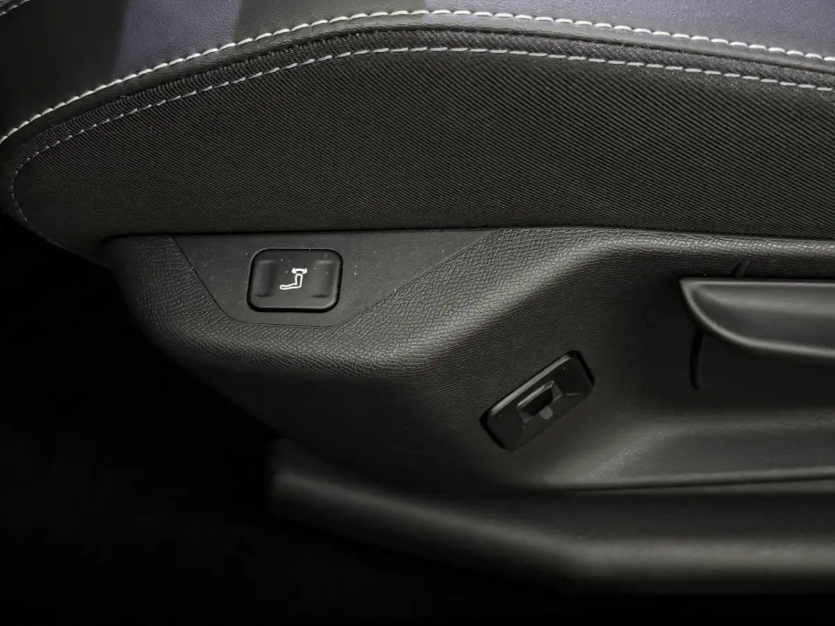 1.2 Turbo Hybrid GS-e 360 Camera, Head-up display, Navi, Winterpakket, Keyless start, Half