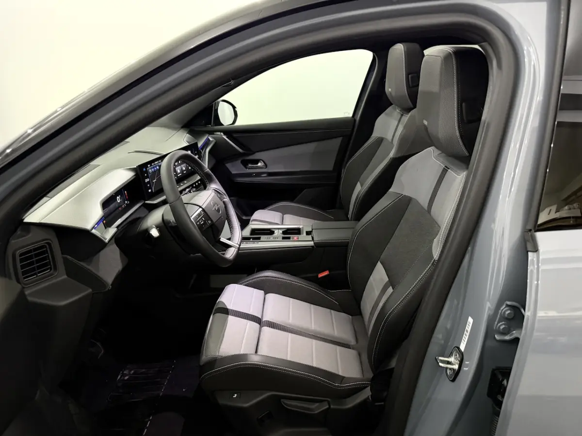 1.2 Turbo Hybrid GS-e 360 Camera, Head-up display, Navi, Winterpakket, Keyless start, Half