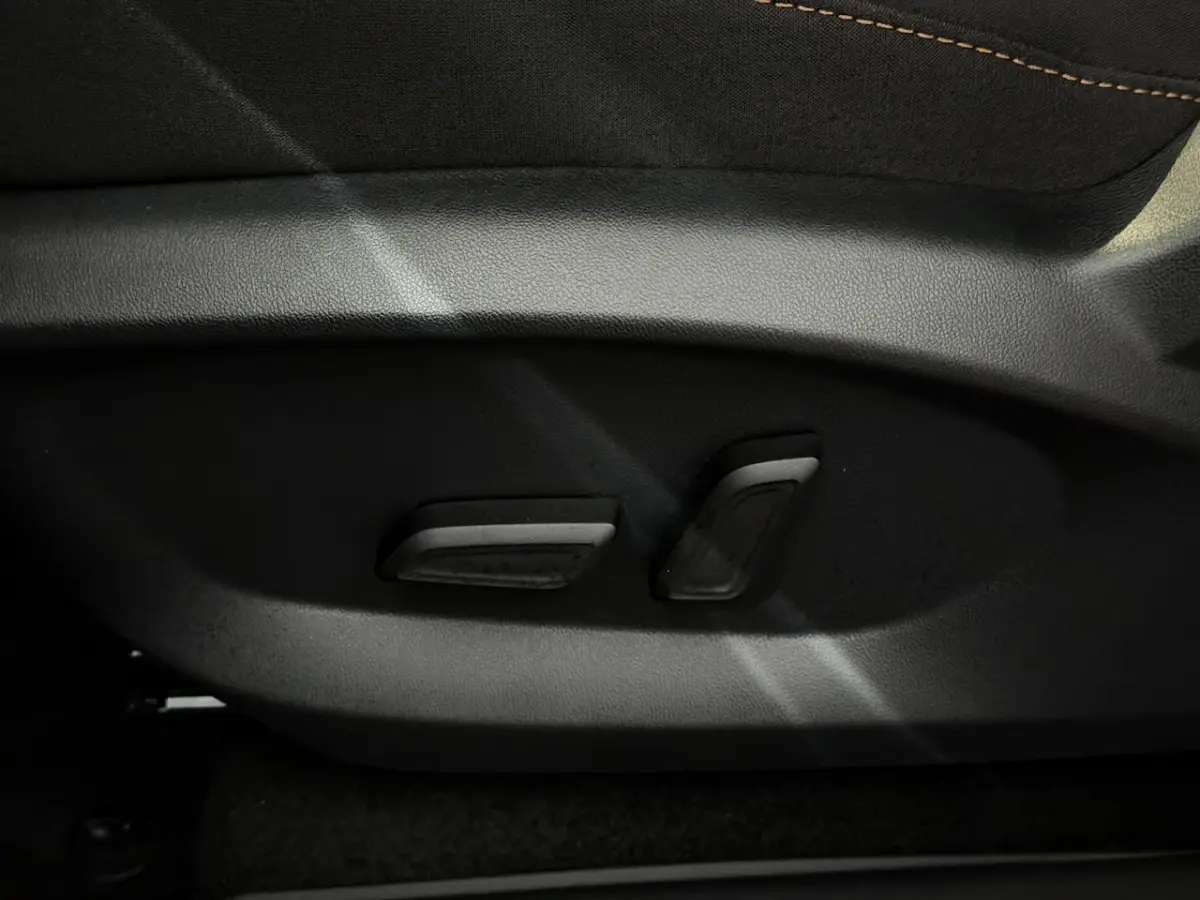 1.5 TGDI Comfort Plug-in Camera, Navi, Apple carplay, Verstelbare stoelen, Keyless start,