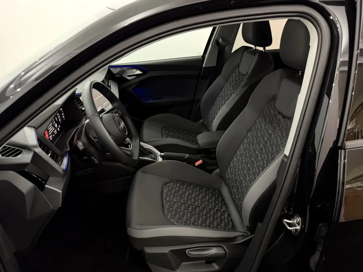 30 TFSI S-line 116PK Camera, Navi, Virtual desk, Keyless start, Cruise control, A start st