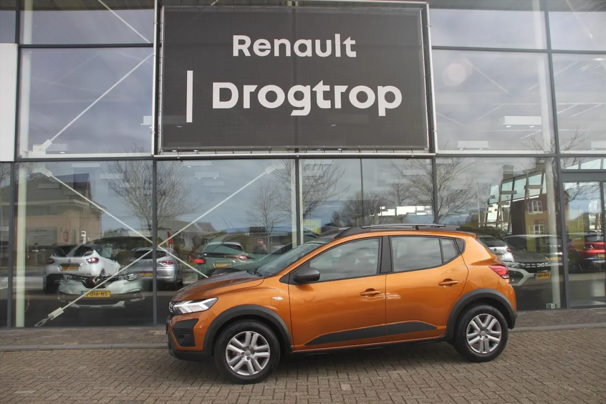 110PK-STEPWAY-EXPRESSION-19DKM-AIRCO-CRUISE-PDC-