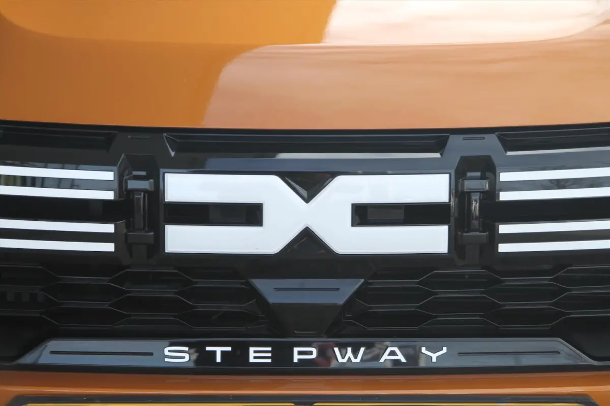 110PK-STEPWAY-EXPRESSION-19DKM-AIRCO-CRUISE-PDC-