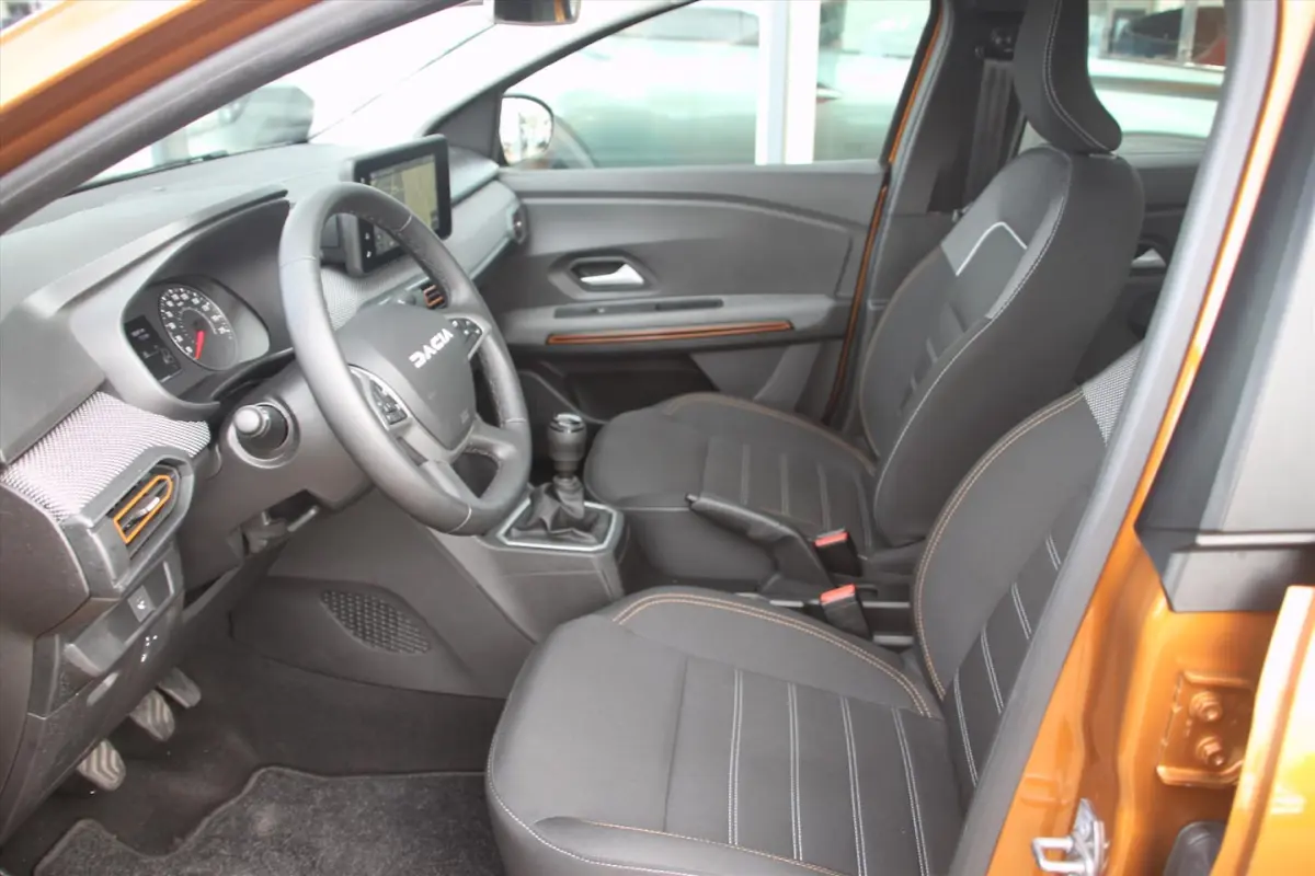 110PK-STEPWAY-EXPRESSION-19DKM-AIRCO-CRUISE-PDC-