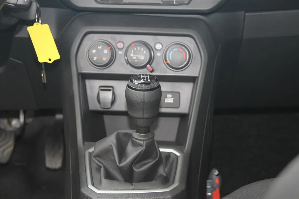 110PK-STEPWAY-EXPRESSION-19DKM-AIRCO-CRUISE-PDC-