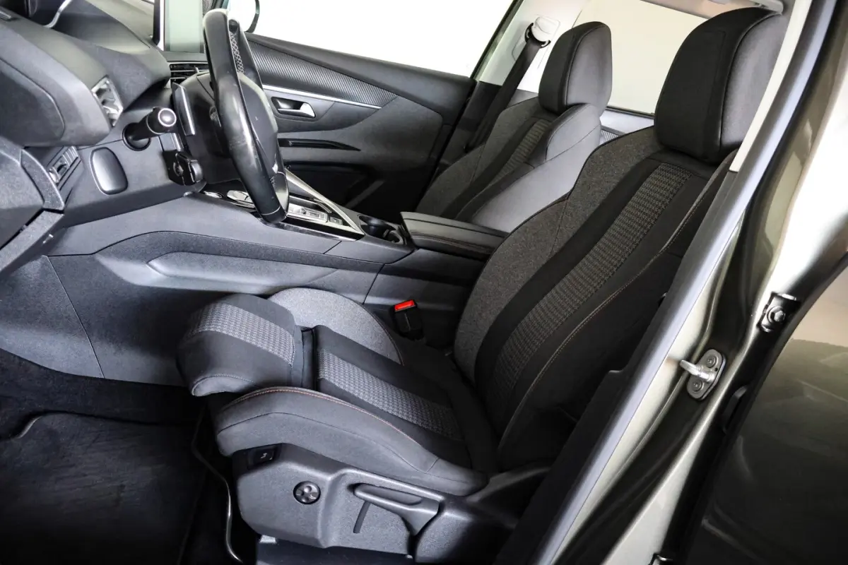 1.2T Aut.7p Active Pack 360 CAMERA | NAVI | CARPLAY | CLIMA | CRUISE | PDC V+A | LMV
