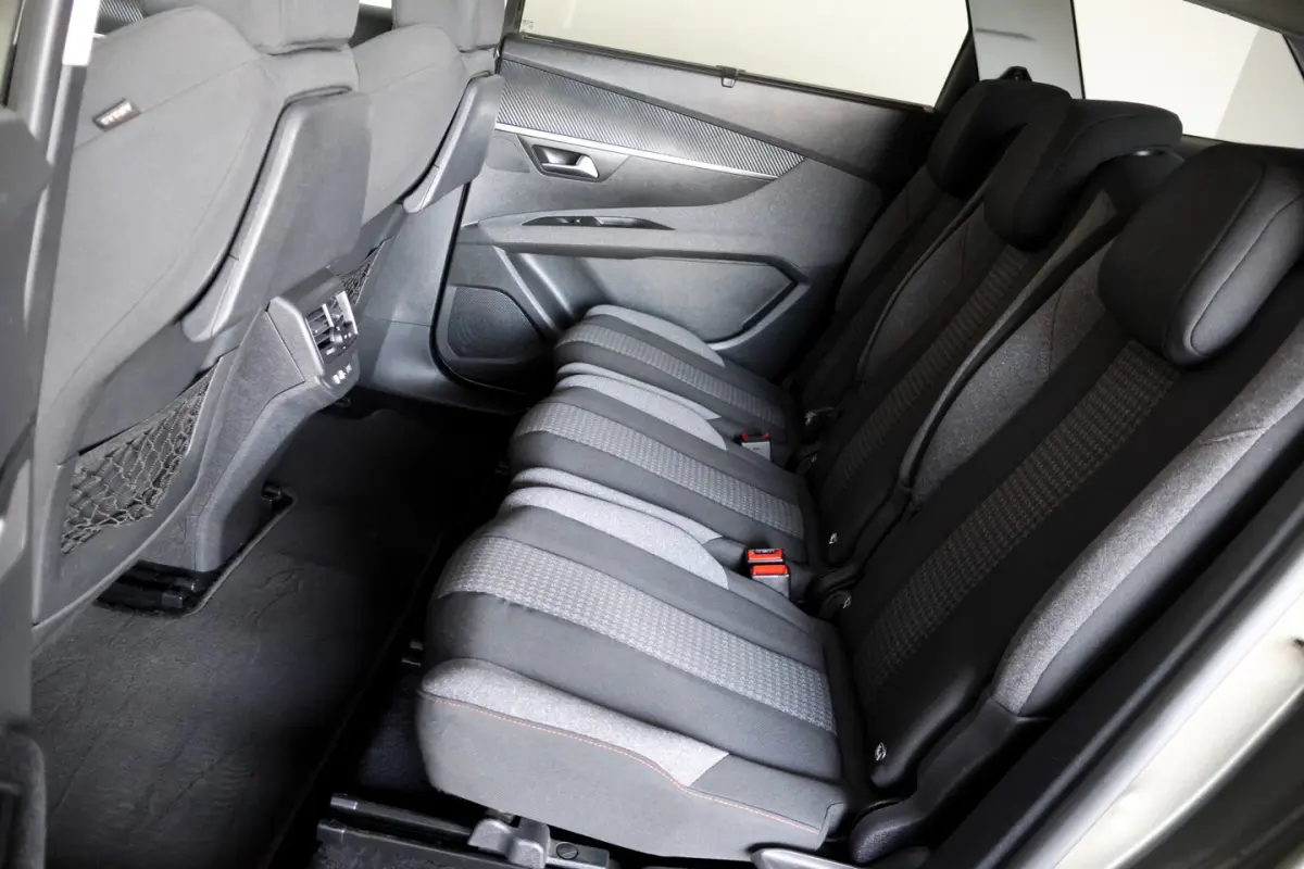 1.2T Aut.7p Active Pack 360 CAMERA | NAVI | CARPLAY | CLIMA | CRUISE | PDC V+A | LMV