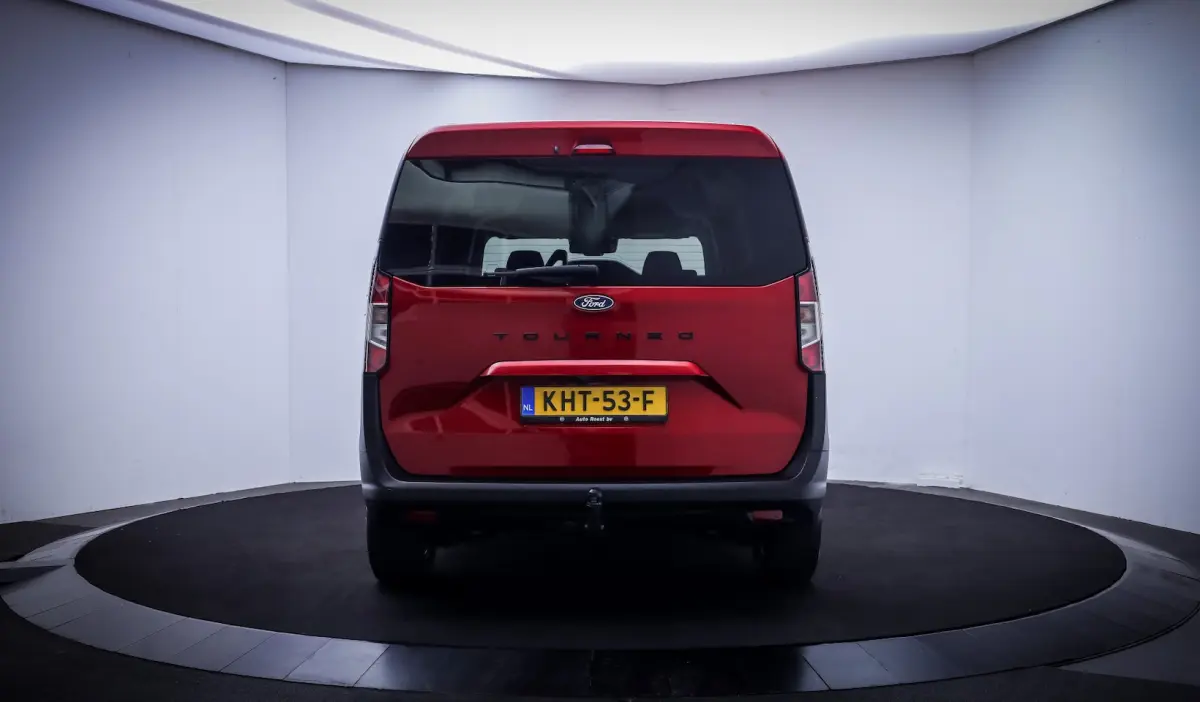 1.0 5Pers Titanium LED | CAMERA | CARPLAY | STUUR+STOELVERW | CLIMA | CRUISE | TREKHAAK |
