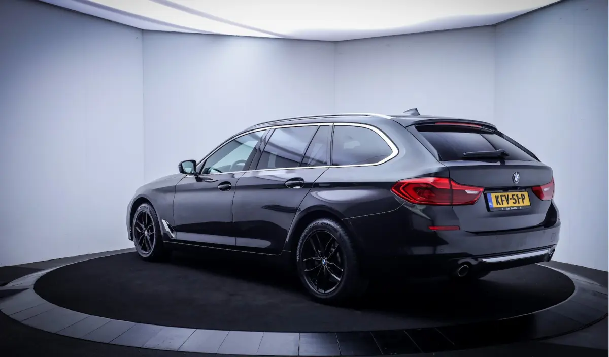 530iA LUXURY Innovation NAPPA | COMF. ZETELS | HARMANKARDON |STOELVERW. 4X | HUD | KEYLESS