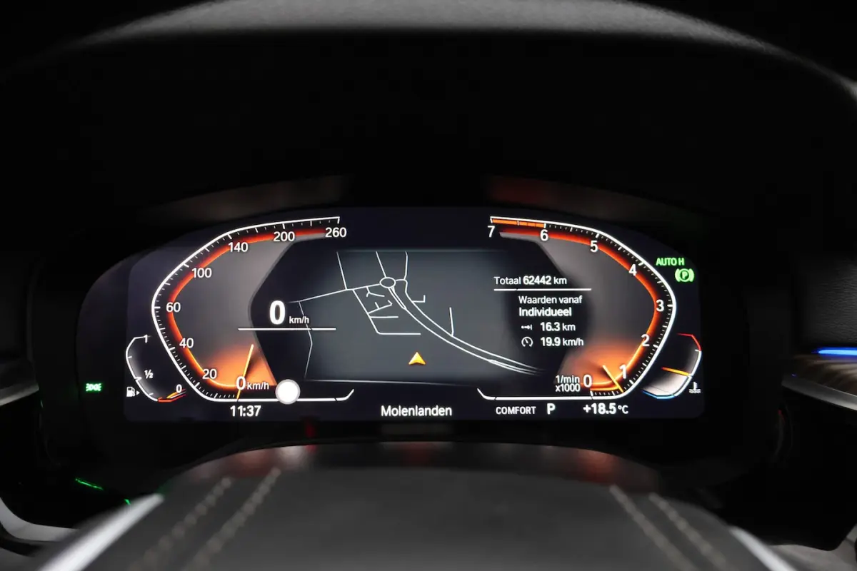 530iA LUXURY Innovation NAPPA | COMF. ZETELS | HARMANKARDON |STOELVERW. 4X | HUD | KEYLESS