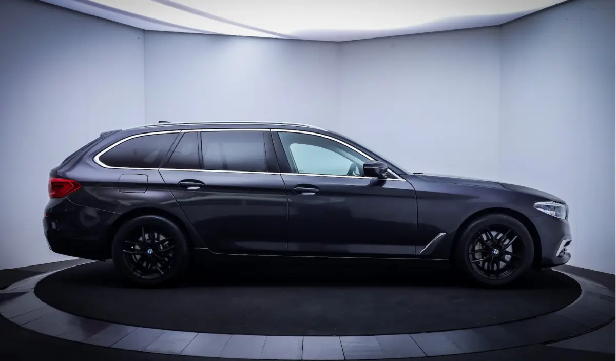530iA LUXURY Innovation NAPPA | COMF. ZETELS | HARMANKARDON |STOELVERW. 4X | HUD | KEYLESS