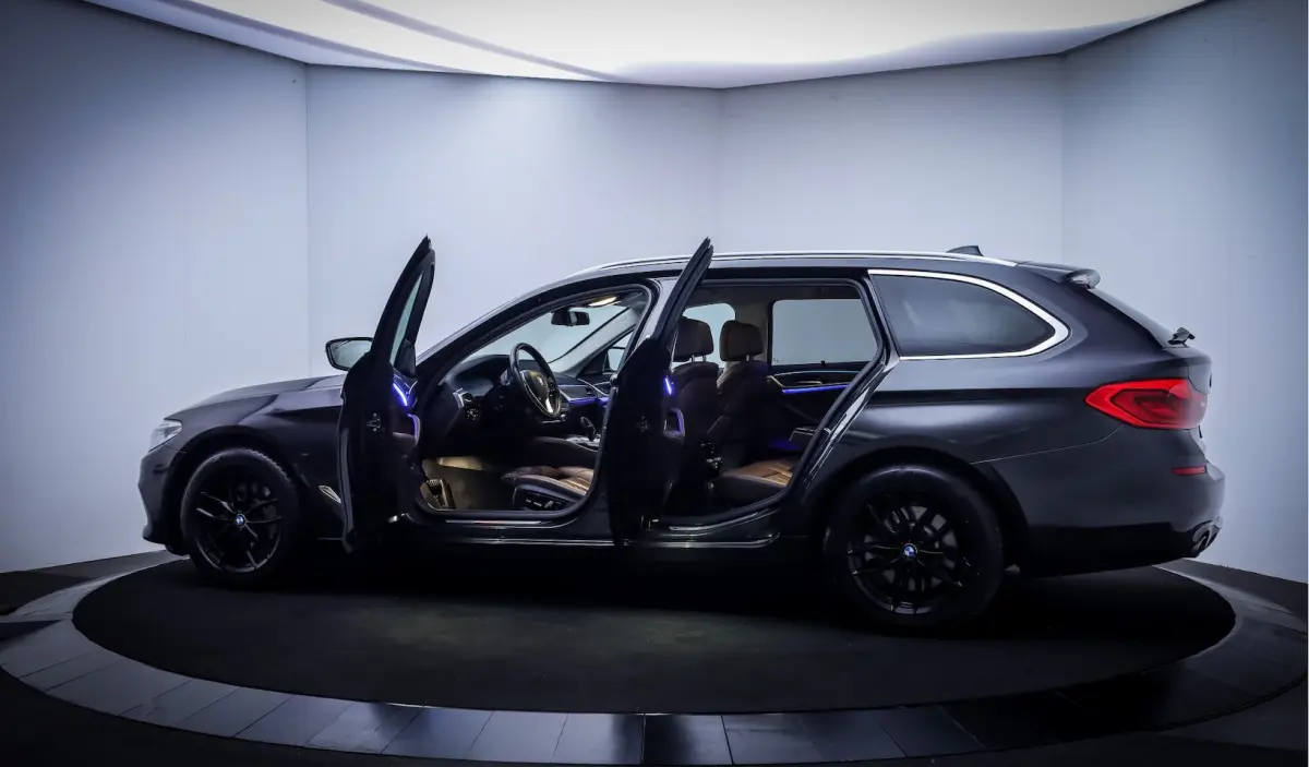530iA LUXURY Innovation NAPPA | COMF. ZETELS | HARMANKARDON |STOELVERW. 4X | HUD | KEYLESS