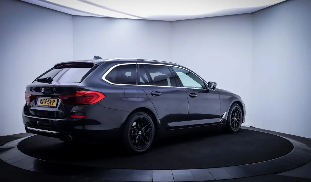 530iA LUXURY Innovation NAPPA | COMF. ZETELS | HARMANKARDON |STOELVERW. 4X | HUD | KEYLESS
