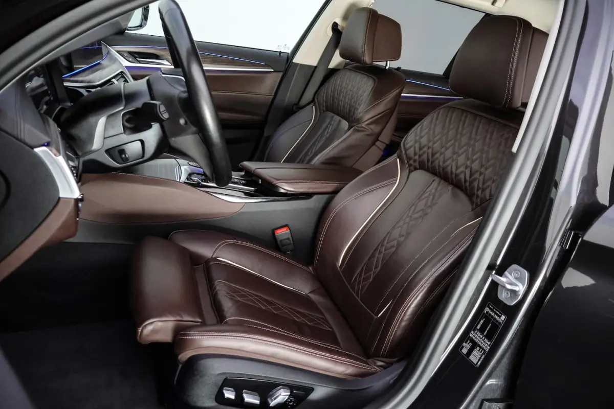 530iA LUXURY Innovation NAPPA | COMF. ZETELS | HARMANKARDON |STOELVERW. 4X | HUD | KEYLESS