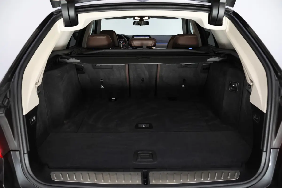 530iA LUXURY Innovation NAPPA | COMF. ZETELS | HARMANKARDON |STOELVERW. 4X | HUD | KEYLESS