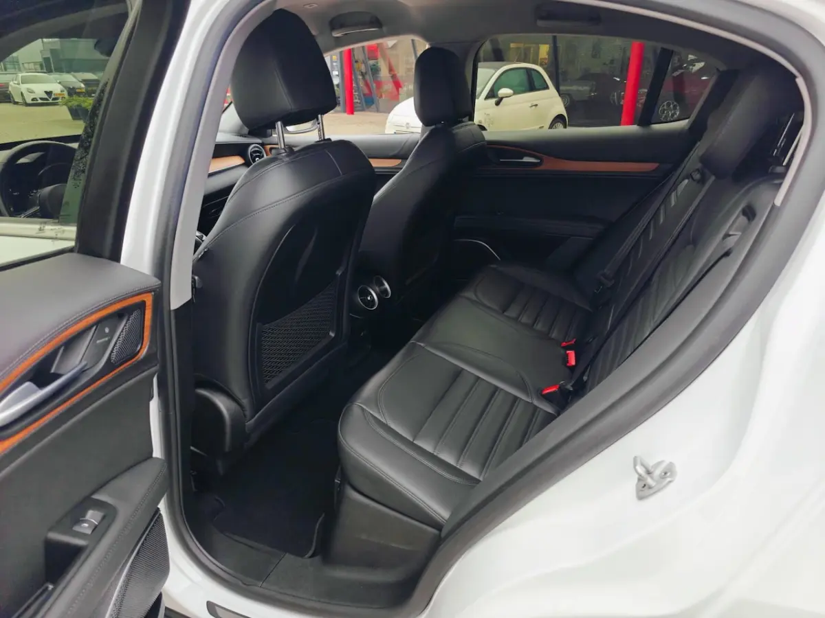 2.0 T AWD Super (280 PK) Facelift