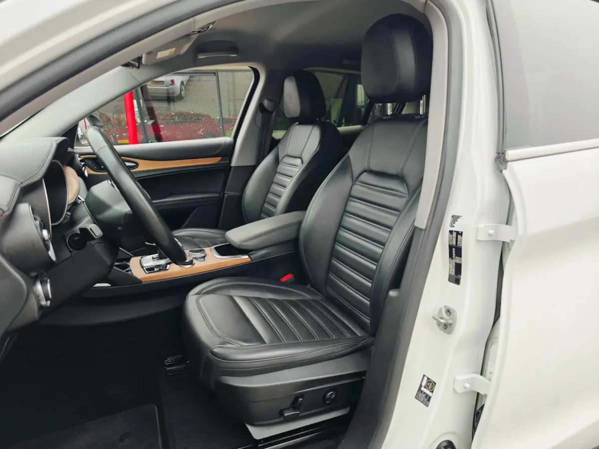 2.0 T AWD Super (280 PK) Facelift