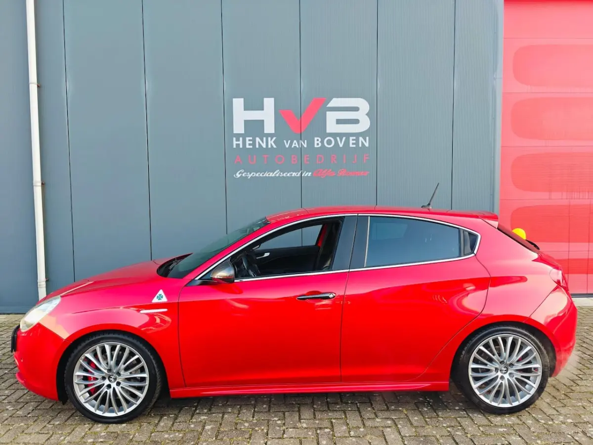 1.7 TBi Quadrifoglio Verde Rosso Competizione