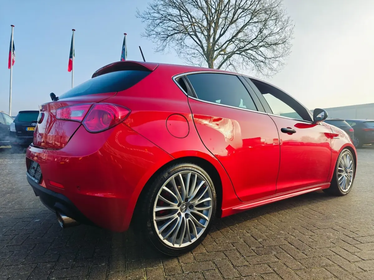 1.7 TBi Quadrifoglio Verde Rosso Competizione