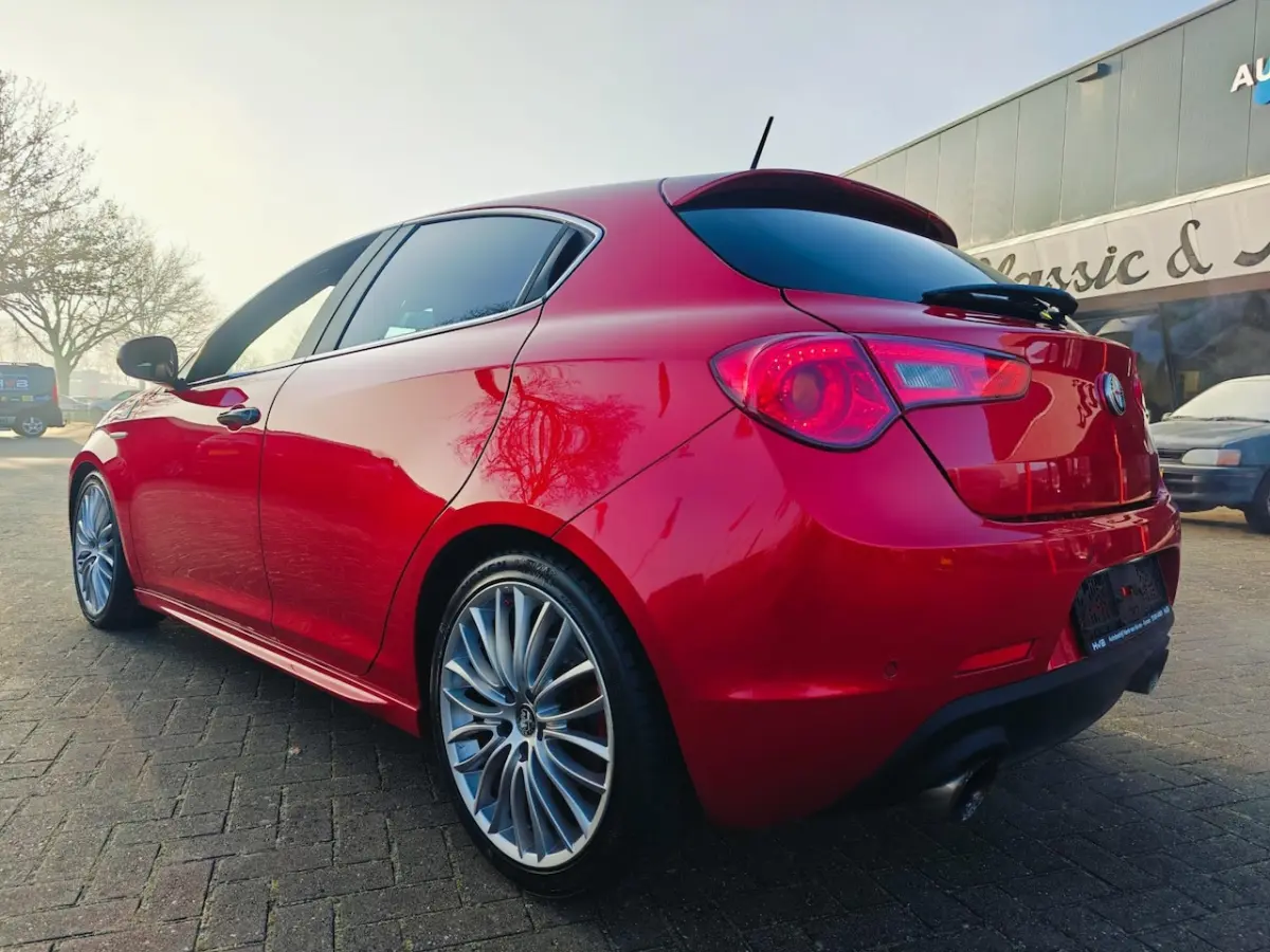 1.7 TBi Quadrifoglio Verde Rosso Competizione